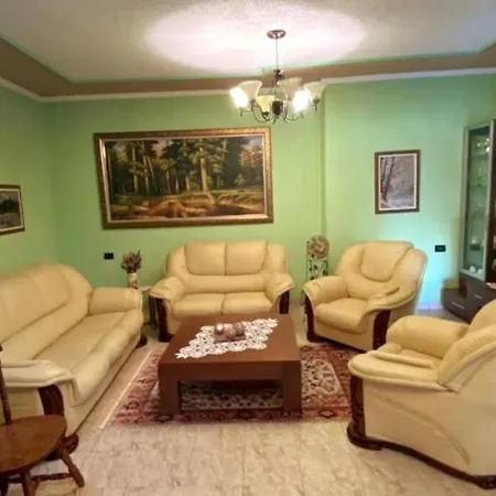Lumja Apartment *