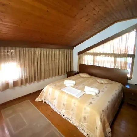 Lumja Appartement *